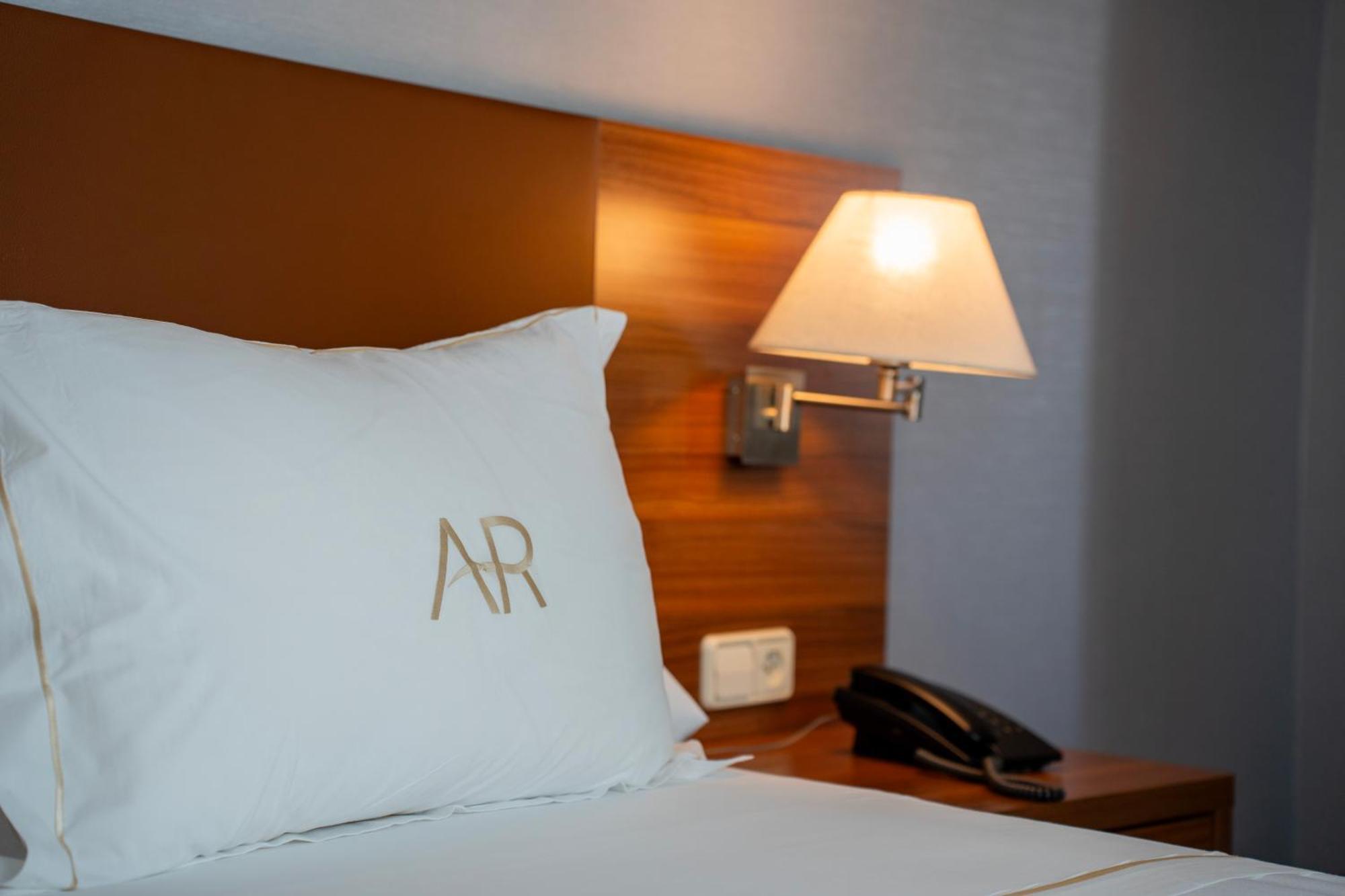 Aparto-Hotel Rosales Мадрид Екстер'єр фото