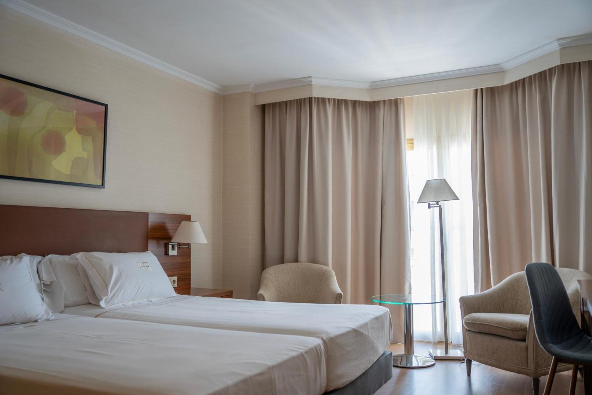 Aparto-Hotel Rosales Мадрид Екстер'єр фото