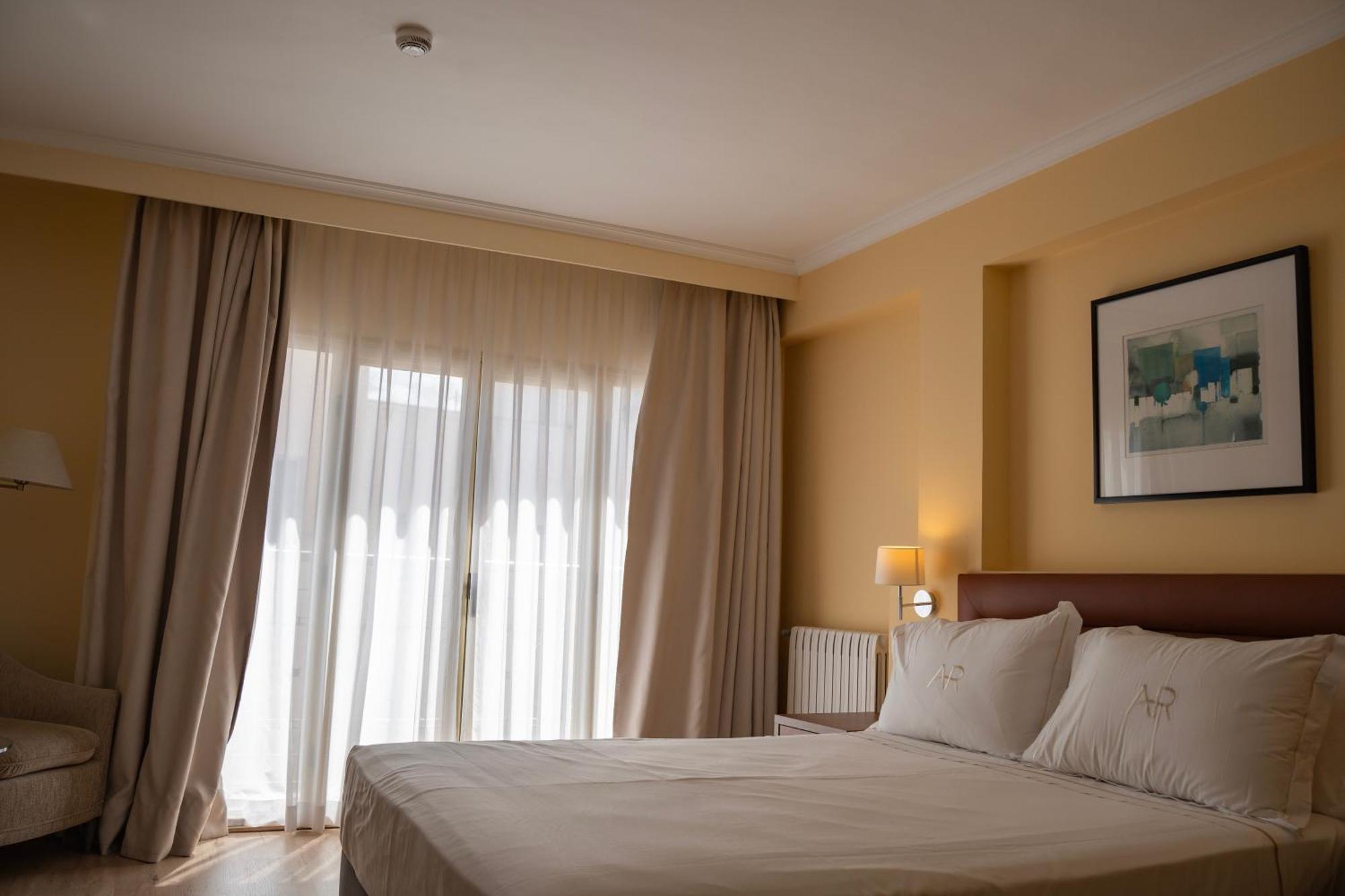 Aparto-Hotel Rosales Мадрид Екстер'єр фото