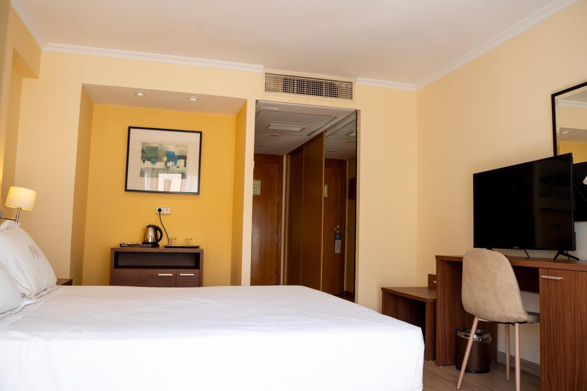 Aparto-Hotel Rosales Мадрид Екстер'єр фото